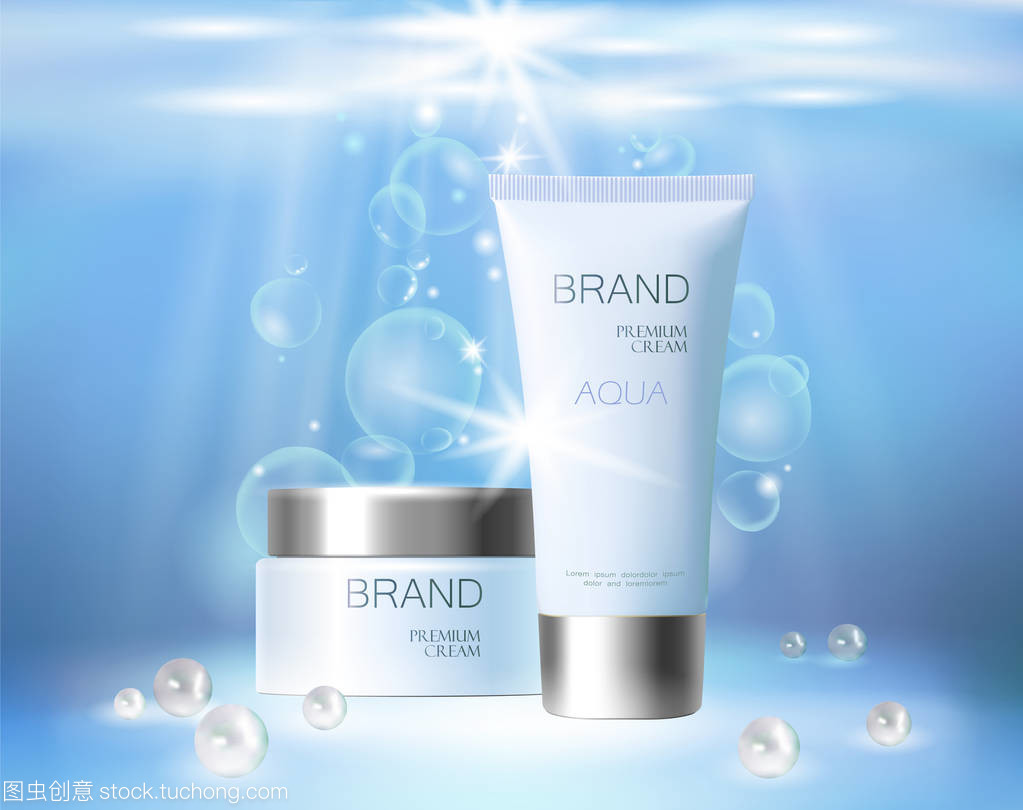 Aqua 皮肤护理霜化妆品广告,宣传海报模板。水下深海蓝色阳光射线珍珠银矢量促销图 3d 现实背景